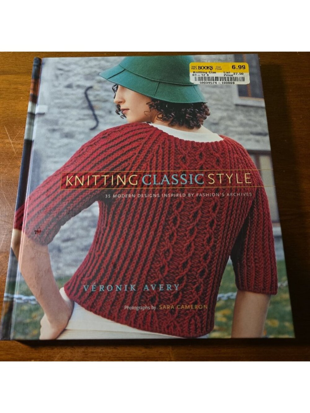 Knitting Classic Style : 35 Modern Designs Veronik Avery